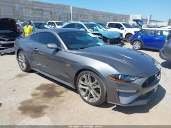  Salvage Ford Mustang
