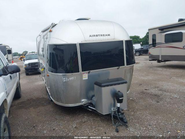  Salvage Airstream Bambi M-19cb