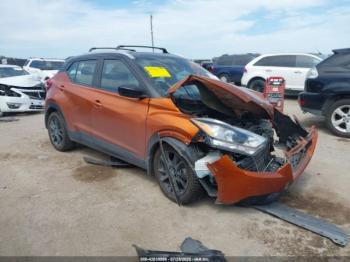  Salvage Nissan Kicks