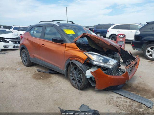  Salvage Nissan Kicks