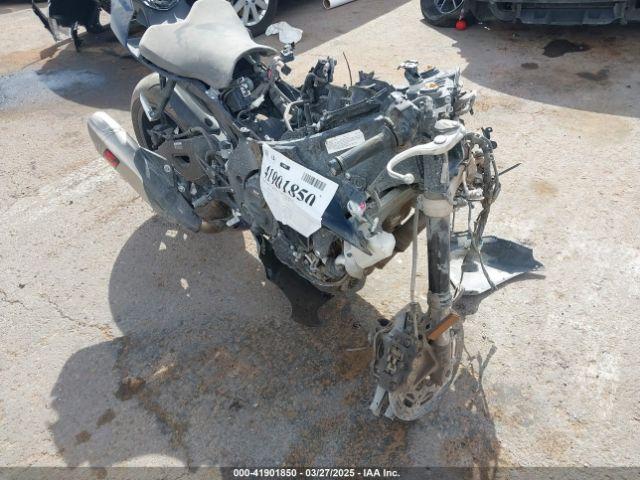  Salvage Yamaha Yzfr1