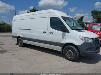  Salvage Mercedes-Benz Sprinter 2500