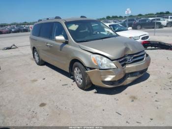  Salvage Hyundai Entourage