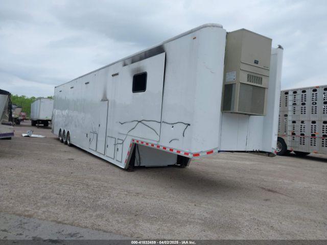  Salvage Trailer Enclosed Semi Trailer