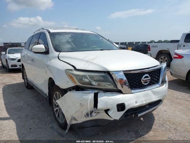  Salvage Nissan Pathfinder
