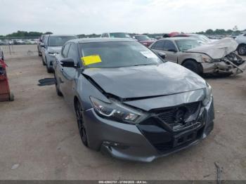  Salvage Nissan Maxima