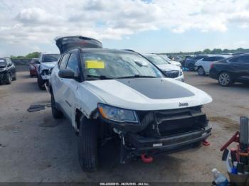  Salvage Jeep Compass