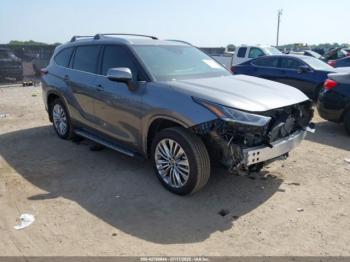  Salvage Toyota Highlander