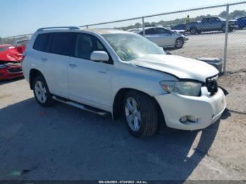  Salvage Toyota Highlander