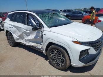  Salvage Hyundai TUCSON