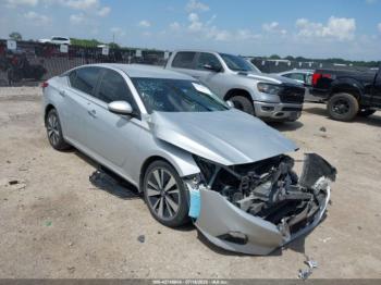  Salvage Nissan Altima