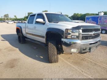  Salvage Chevrolet Silverado 2500