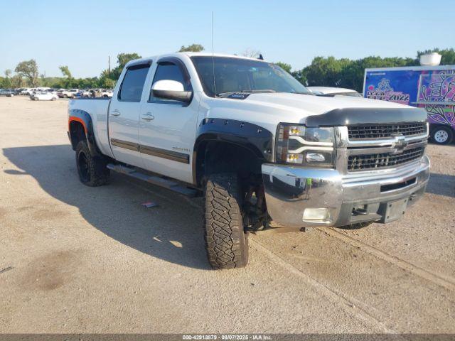  Salvage Chevrolet Silverado 2500