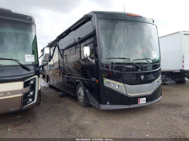  Salvage Freightliner Chassis