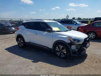  Salvage Nissan Kicks