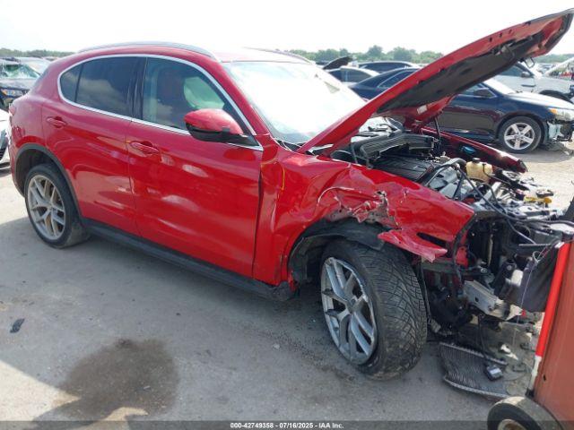  Salvage Alfa Romeo Stelvio