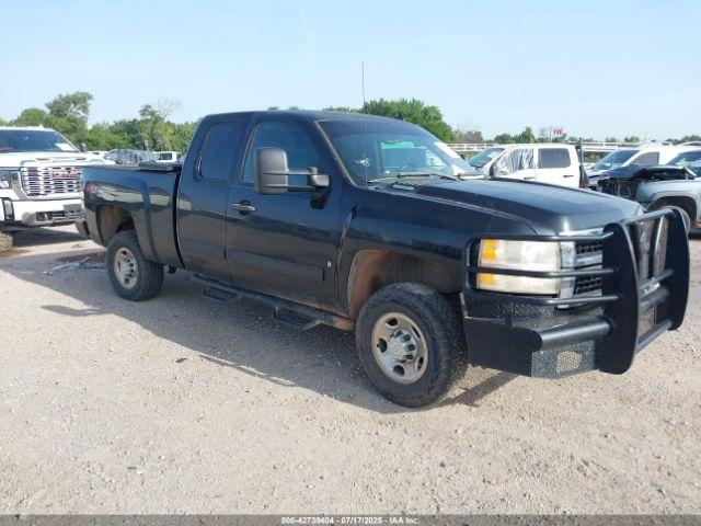  Salvage Chevrolet Silverado 2500