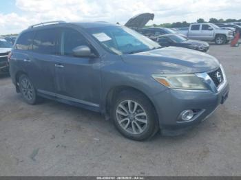  Salvage Nissan Pathfinder