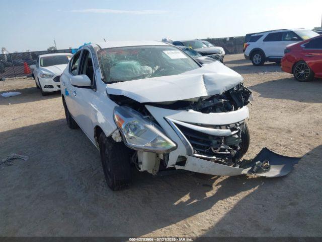  Salvage Nissan Versa