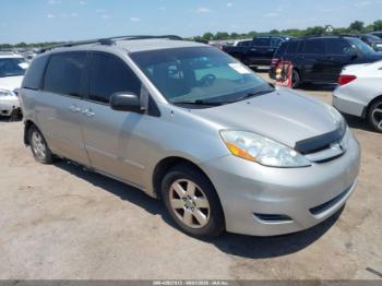  Salvage Toyota Sienna