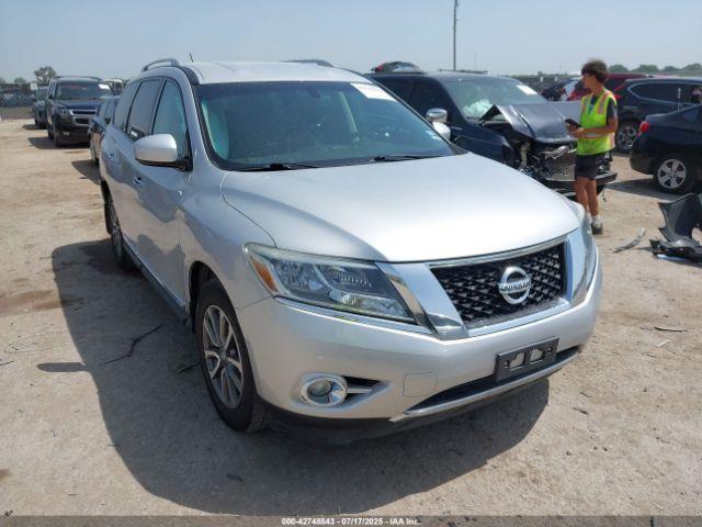  Salvage Nissan Pathfinder