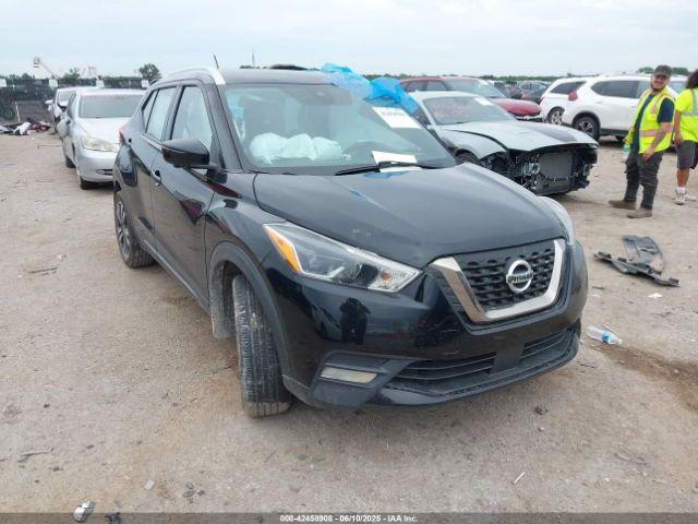  Salvage Nissan Kicks