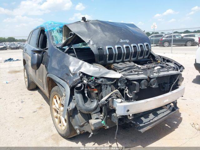  Salvage Jeep Cherokee