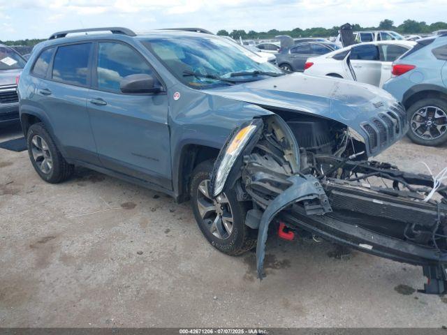  Salvage Jeep Cherokee
