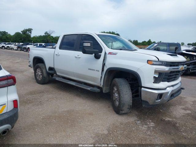  Salvage Chevrolet Silverado 2500