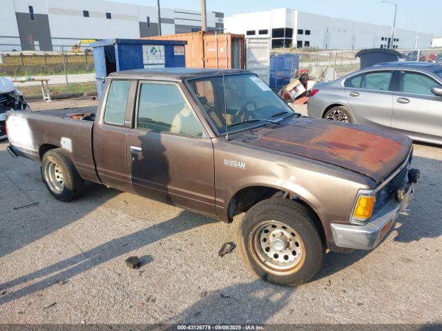  Salvage Nissan 720