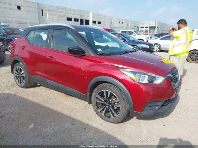  Salvage Nissan Kicks