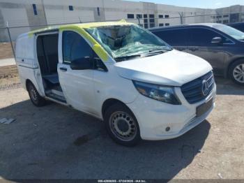  Salvage Mercedes-Benz Metris