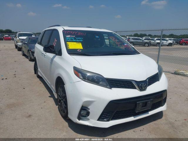  Salvage Toyota Sienna