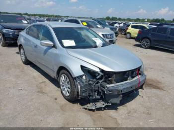  Salvage Nissan Altima
