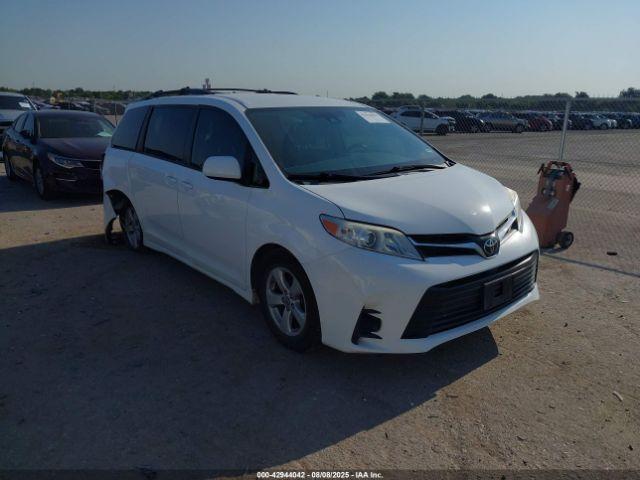  Salvage Toyota Sienna