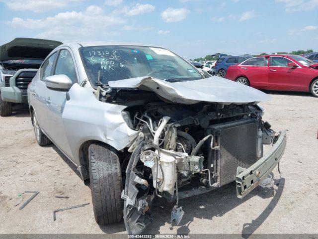  Salvage Nissan Versa
