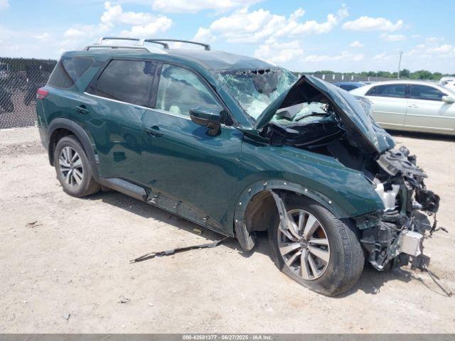  Salvage Nissan Pathfinder