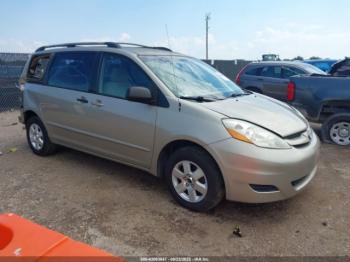  Salvage Toyota Sienna