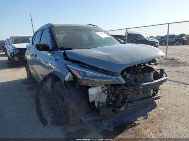  Salvage Nissan Kicks