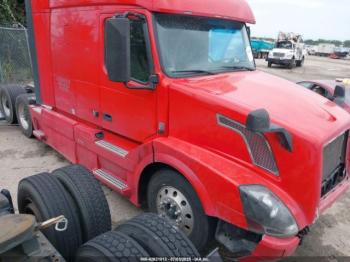  Salvage Volvo Vnl