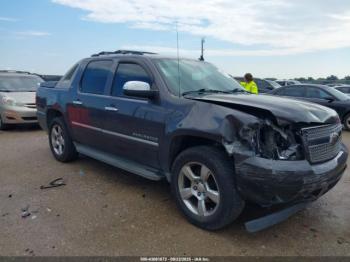  Salvage Chevrolet Avalanche 1500