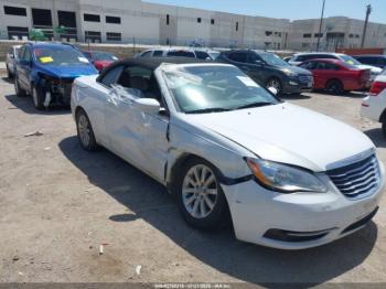  Salvage Chrysler 200