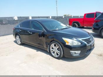  Salvage Nissan Altima