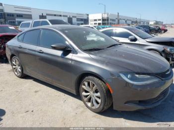  Salvage Chrysler 200