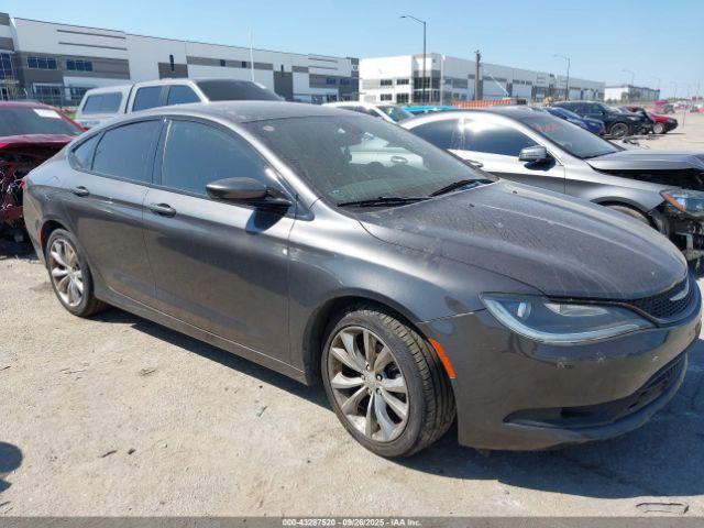 Salvage Chrysler 200