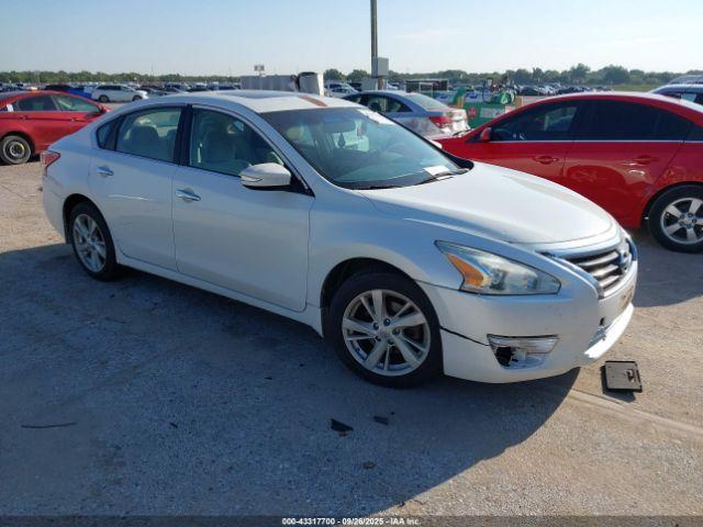  Salvage Nissan Altima