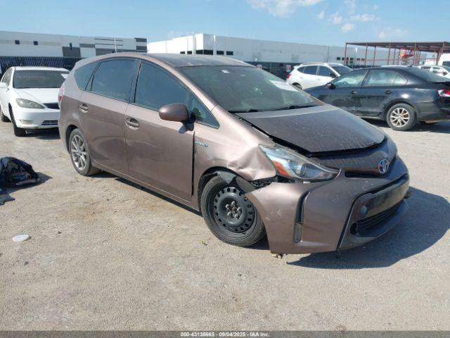  Salvage Toyota Prius v