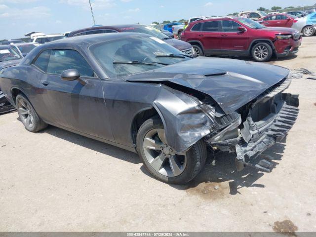  Salvage Dodge Challenger