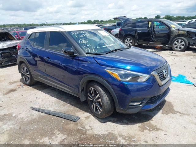  Salvage Nissan Kicks