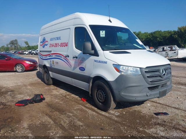  Salvage Mercedes-Benz Sprinter 2500